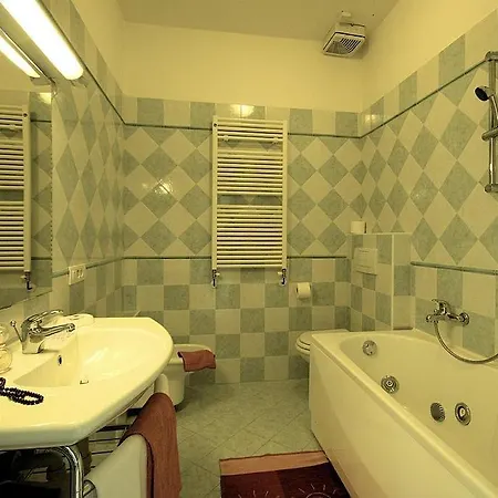 Sleeps 5 Pool Wifi